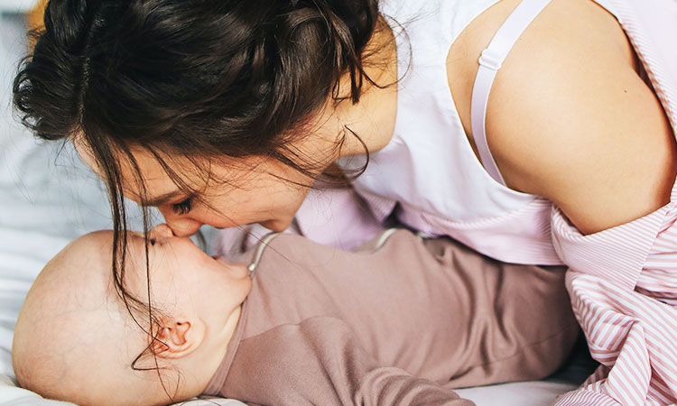 Beneficios de fortalecer los vínculos emocionales con tu bebé