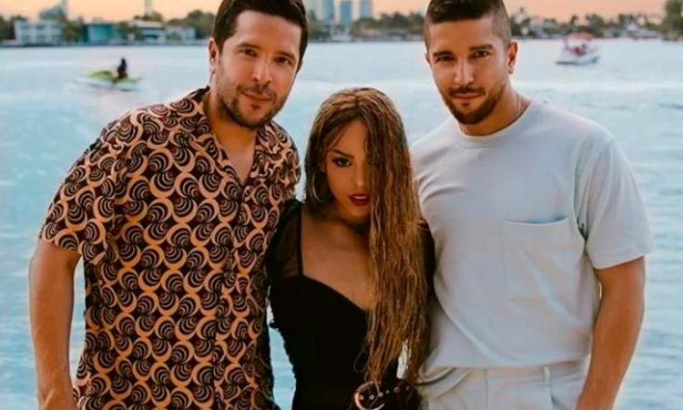 Cali y El Dandee Danna Paola Nada