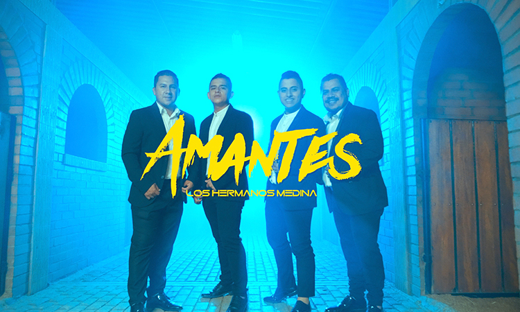 Los Hermanos Medina le cantan a los amantes