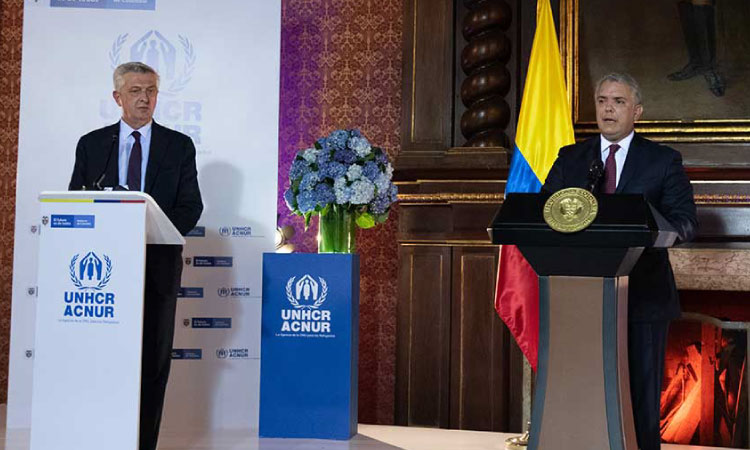 Gobierno regularizará a venezolanos