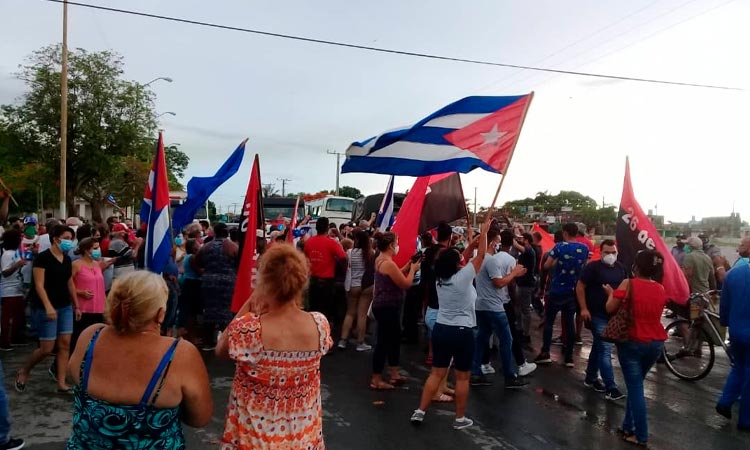 Cuba se moviliza contra régimen comunista