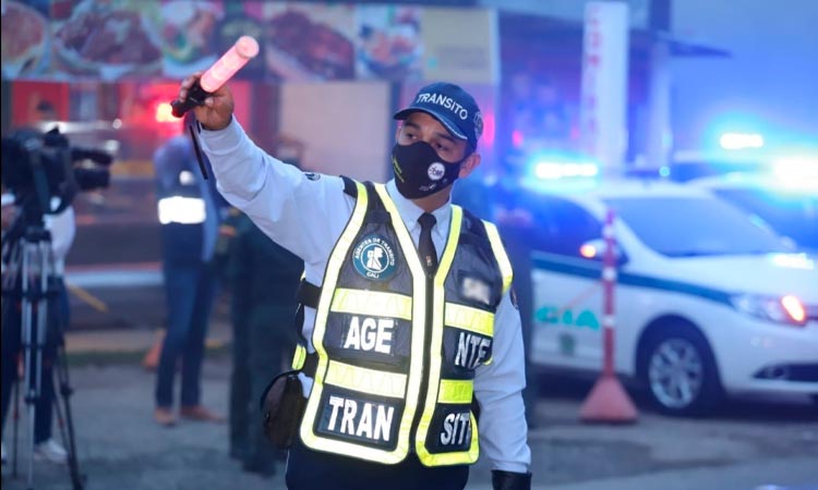 Operativo en el kilómetro 18 dejó 60 notificaciones a motociclistas