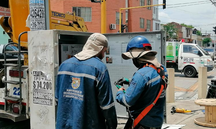 Recuperarán 12 cruces semafóricos en Cali