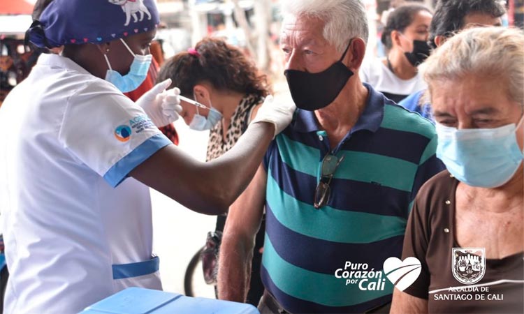 Con nuevas estrategias esperan vacunar al 75% de la población en Cali