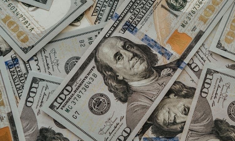 Dólar sigue sin techo