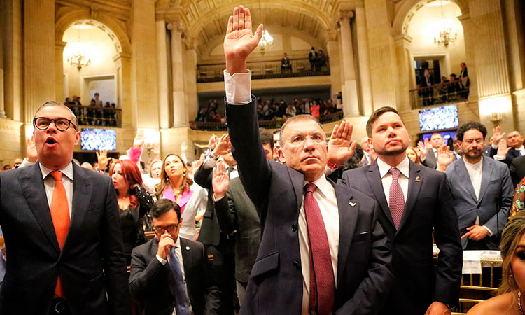 Roy presidirá el Senado y Racero la Cámara