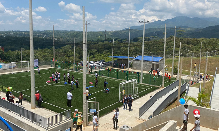 Nuevo espacio para el deporte y el desarrollo social en la Comuna 18