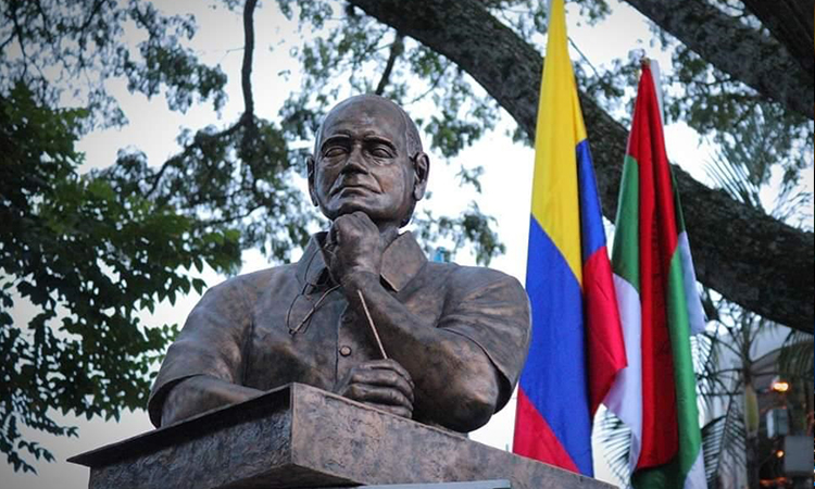 Busto de Gardeazábal volvió a su pedestal en Tuluá
