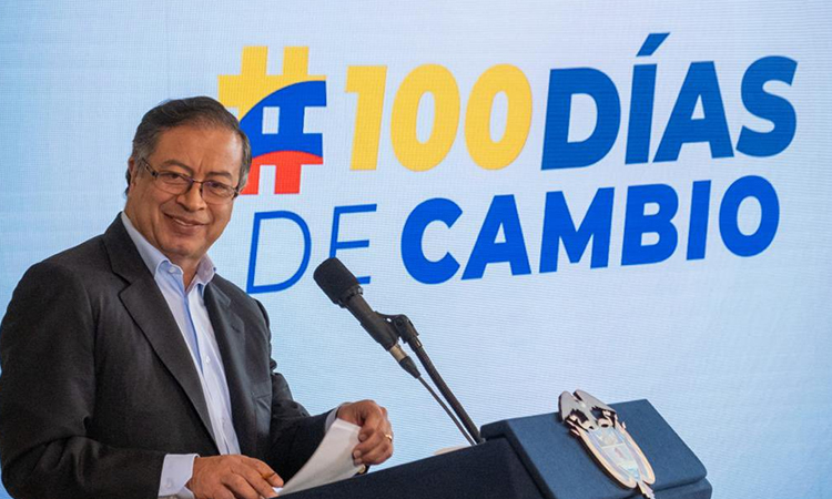 Cien días entre la confianza y la desconfianza