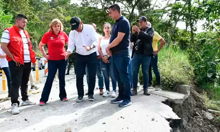 Otro derrumbe en vía a Buenaventura