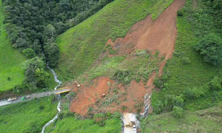 Sigue emergencia en el Cauca por deslizamiento en vía Panamericana