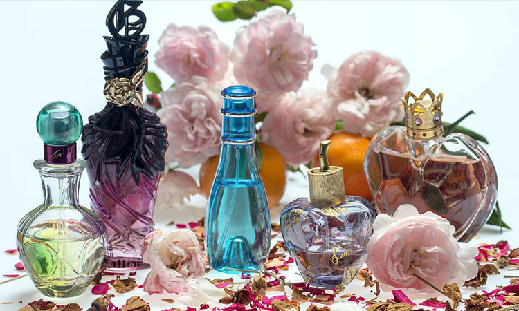 Secretos para que tu perfume dure por más tiempo