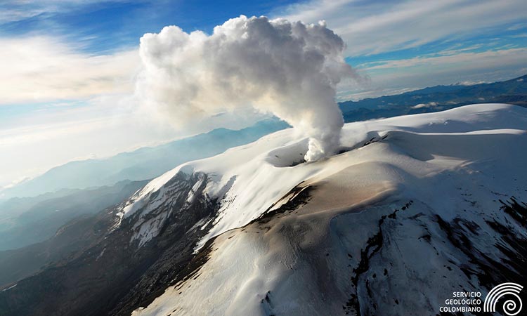 Volcan Nevado del Ruiz pasó a alerta amarilla