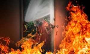 ¿Tiene el comercio cómo controlar un incendio?