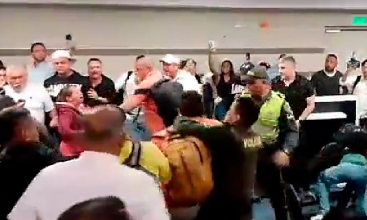 pelea en aeropuerto de Barranquilla