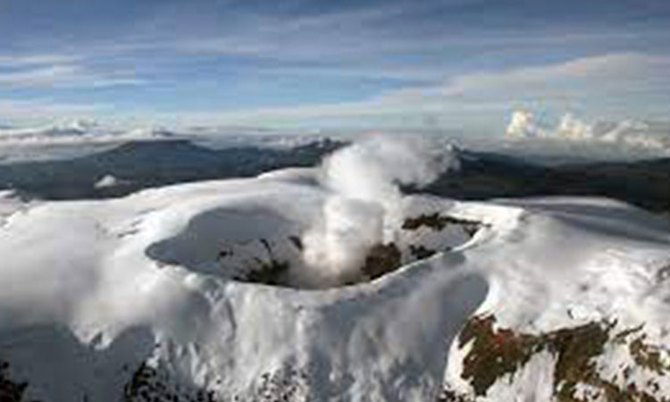 Intensa actividad en volcán nevado del Ruiz
