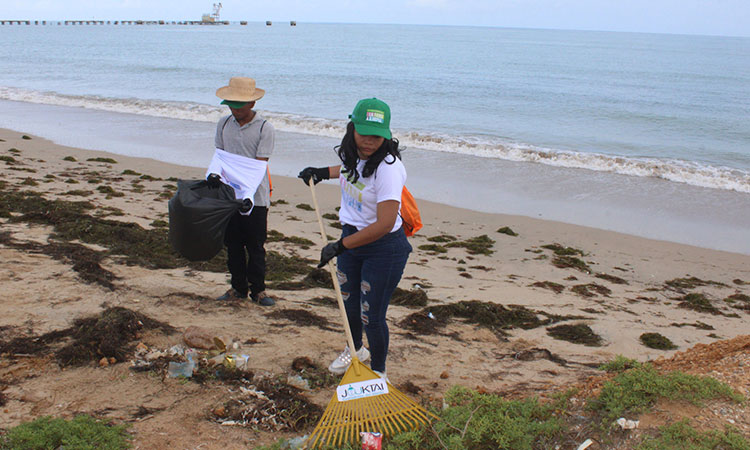 130 toneladas se han removido de las playas de Colombia