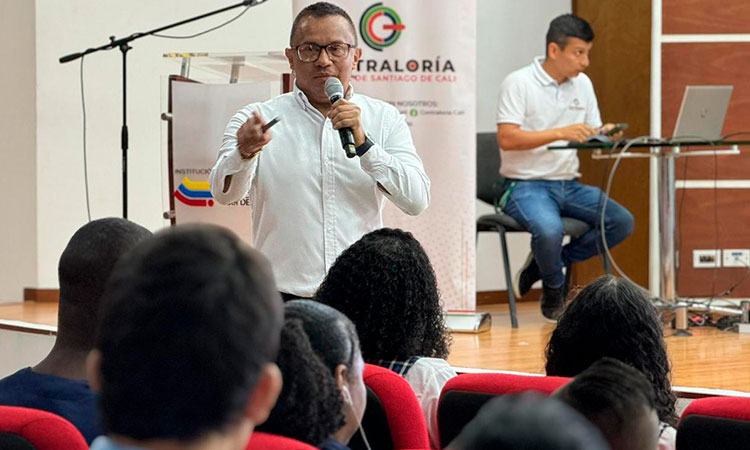 La Contraloría de Cali capacitó a los contralores estudiantiles