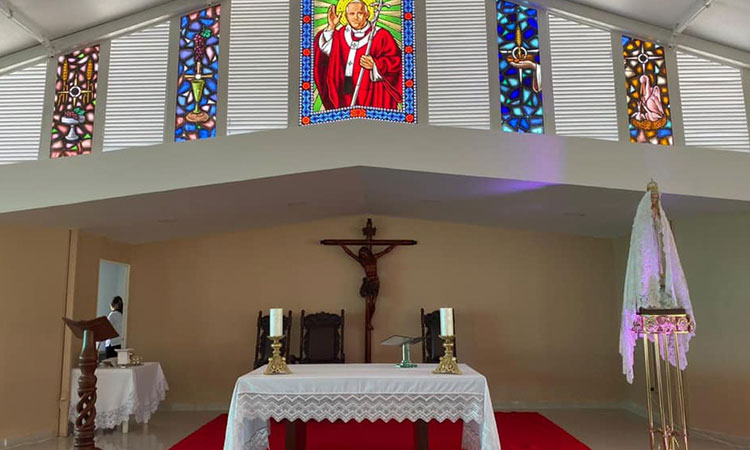 Desagravio en iglesia de Cali donde fue asesinado un hombre