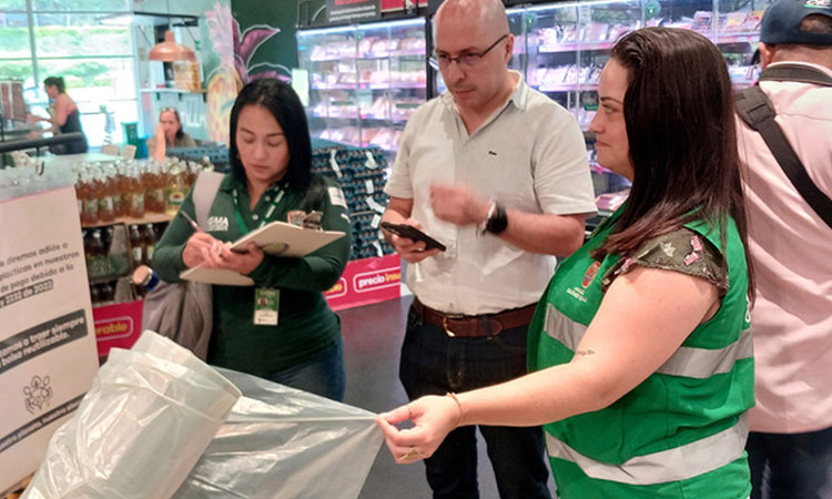 Operativos contra plásticos de un solo uso en Cali