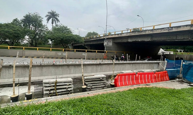 Largos trancones en el hundimiento de la Avenida Colombia, conozca las alternativas