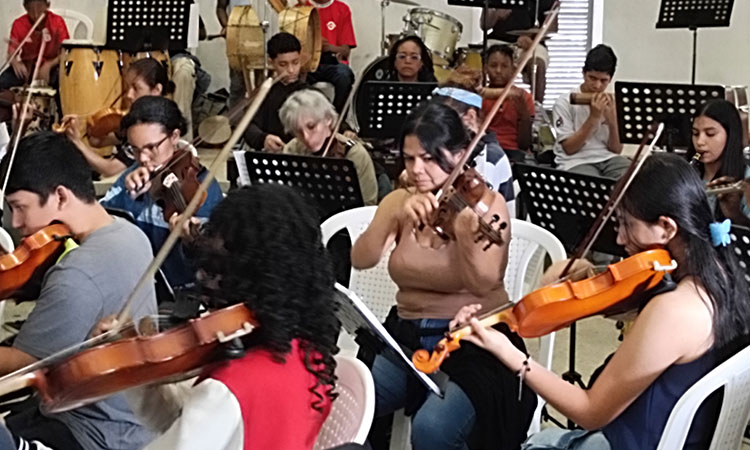 La Orquesta Sinfónica Juvenil Desepaz en el Teatro Enrique Buenaventura con un viaje por las costas de Colombia