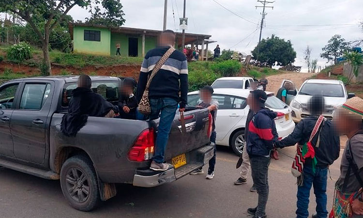 Indígenas del Cauca detuvieron a seis presuntos disidentes e incautaron armas