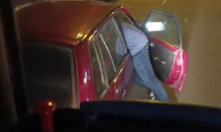 Denuncian invasión nocturna de carriles exclusivos del MIO en Cali: lo estarían usando de parqueadero