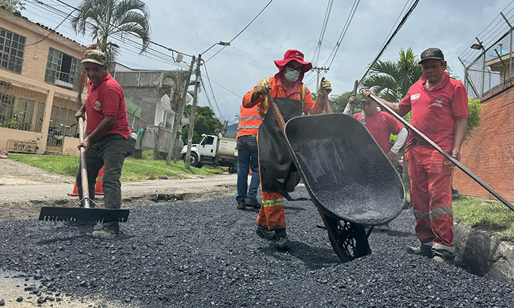 Cali implementará cuadrillas dedicas exclusivamente a la recuperación de la malla vial en cada comuna