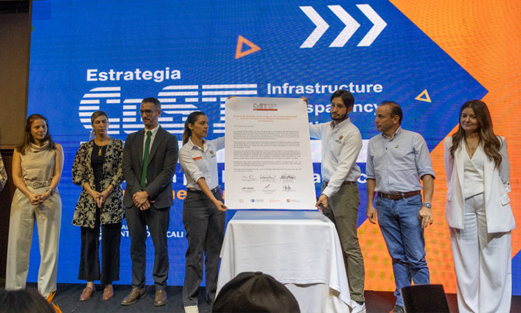 La Alcaldía de Cali presentó plan de inversión para la malla vial por $150.000 millones con herramientas de vigilancia ciudadana