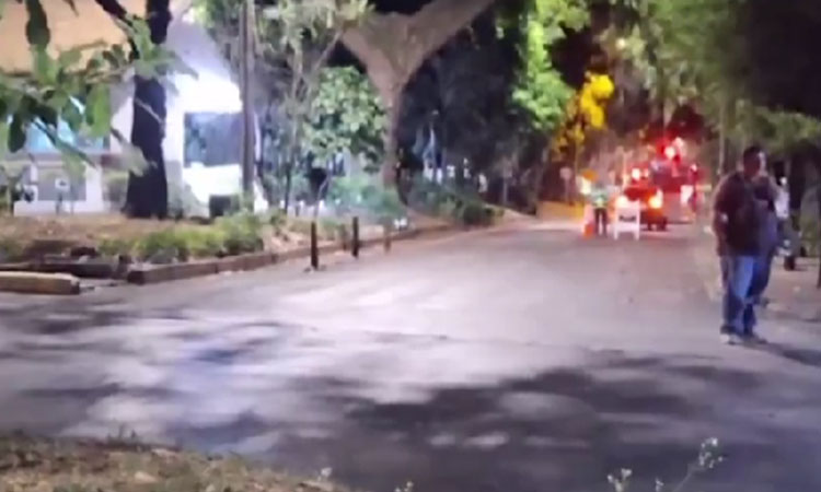En Cali, avisar de un retén con megáfono ya es costumbre y ahora también se transmite en redes