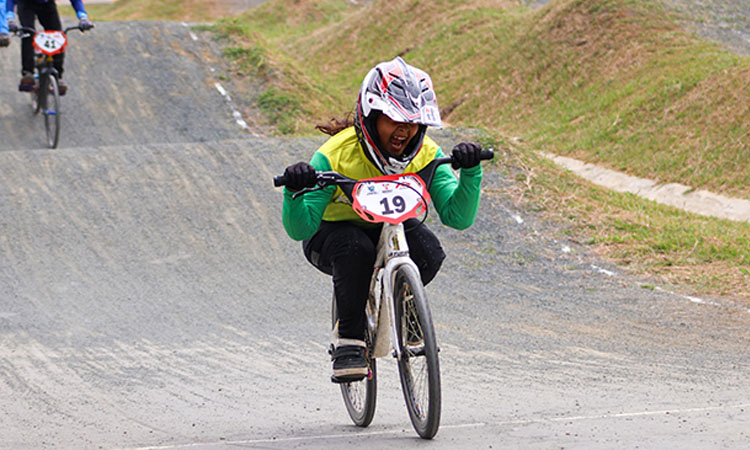 Isabella Taborda Caro BMX