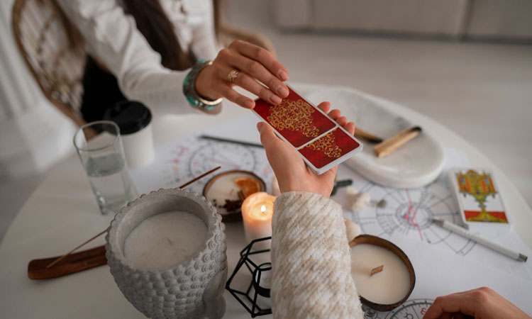 Cuidado con las estafas disfrazadas de rituales de prosperidad