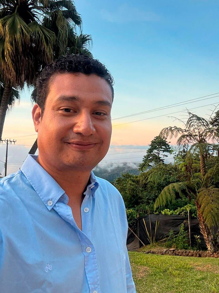John Freddy Bustos en el Concejo de Cali impulsa proyectos comunitarios con enfoque social