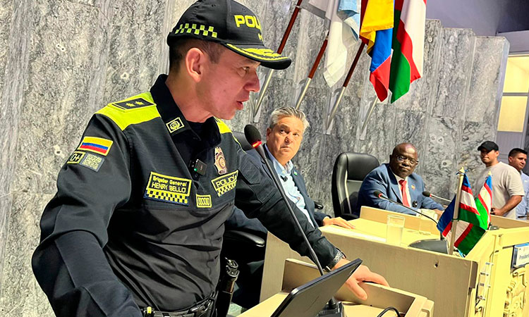 Policía Metropolitana de Cali implementará plan padrino y estrategia triple A