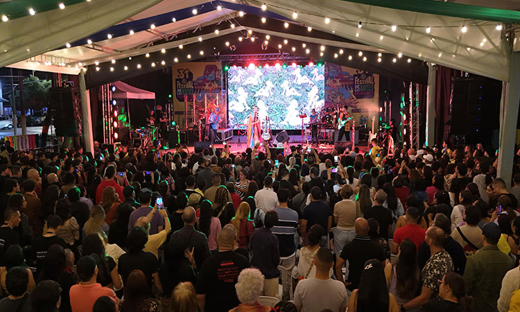 Aterciopelados, Superlitio, Julio Nava y Doctor Krápula encendieron el Festival de las Artes Ricardo Nieto, en Palmira