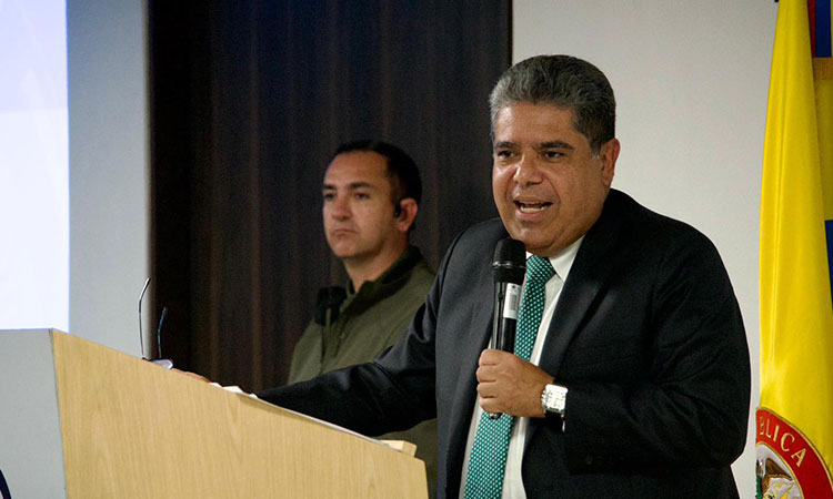 Contraloría alerta sobre rezago tecnológico
