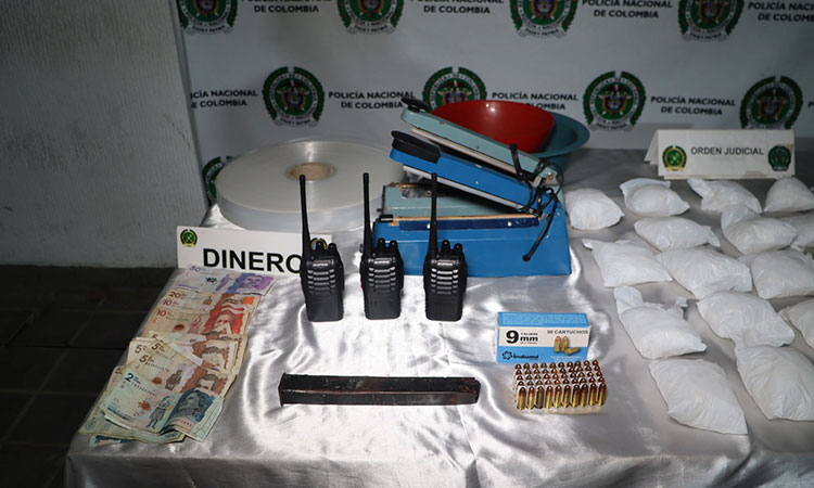 Desmantelan banda que usaba menores para vender drogas en Cali