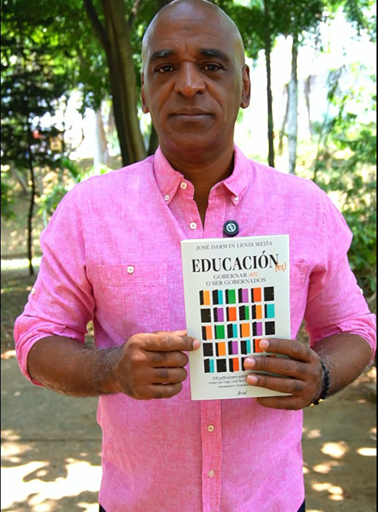 José Darwin Lenis