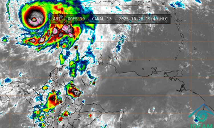 Melissa alcanzó la categoría 5