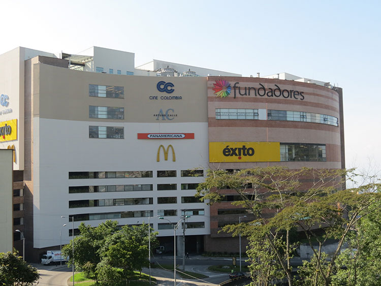 Con enfoque humano y tecnológico, el Centro Comercial Fundadores impulsa la fidelización y el sentido de pertenencia entre sus visitantes en Manizales.