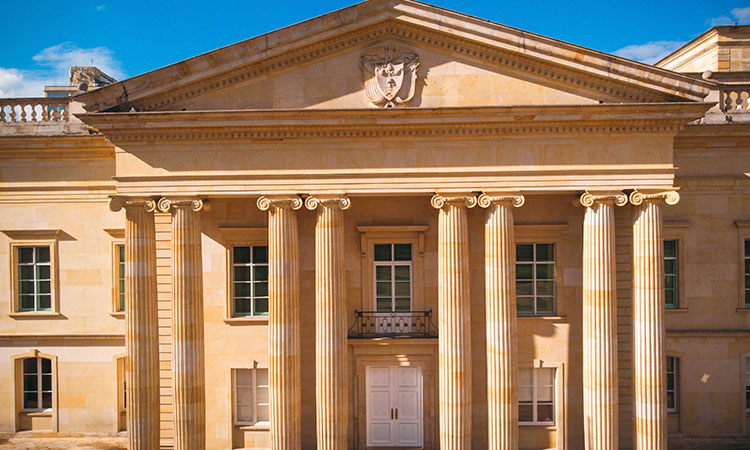 Crece polémica por escandalo disidencias- gobierno