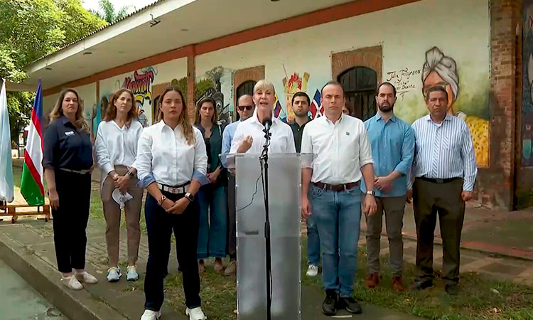 El Valle cumplió, Petro no