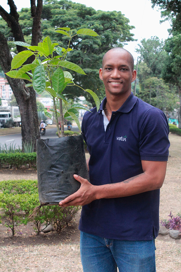 Vatia: más de 27 años liderando innovación, energía limpia y desarrollo social en Colombia