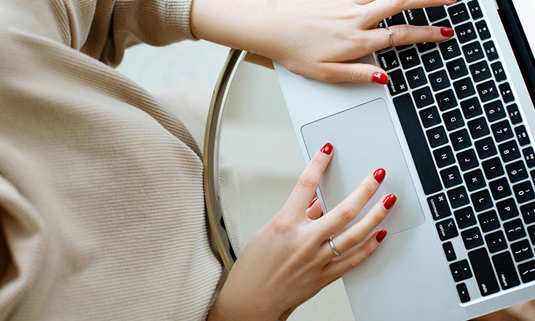 Consumo de contenido adulto crece entre las mujeres en Colombia