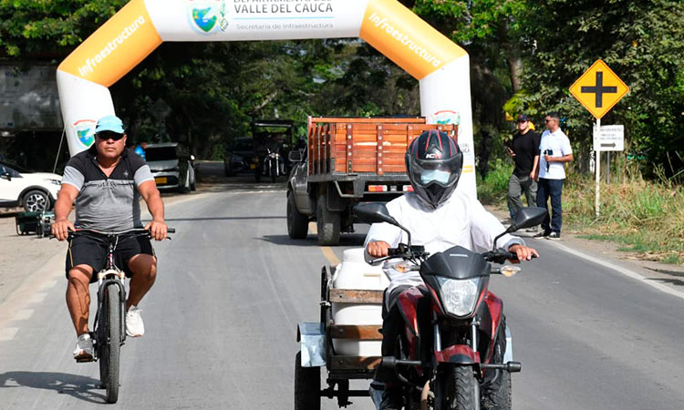 Gobernación del Valle trabaja y cumple con vías en mejor estado