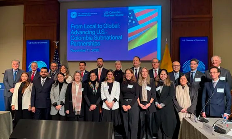 Valle afianza inversiones y cooperación con Washington