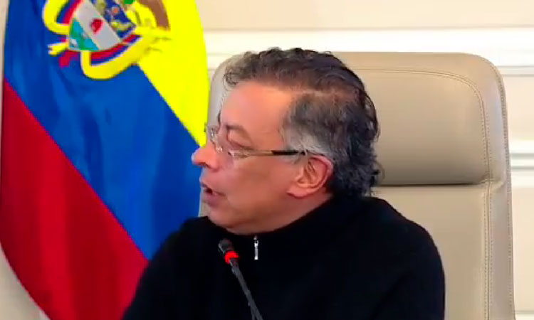 “No queda otro camino que liquidar las EPS”: Petro