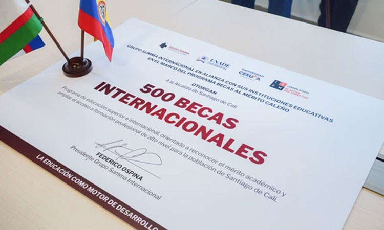 Cali entrega 500 becas internacionales para estudios virtuales