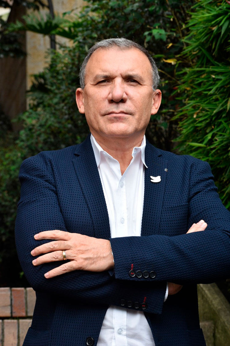 ¿Roy gana en el Valle? Dirigencia apuesta por el médico